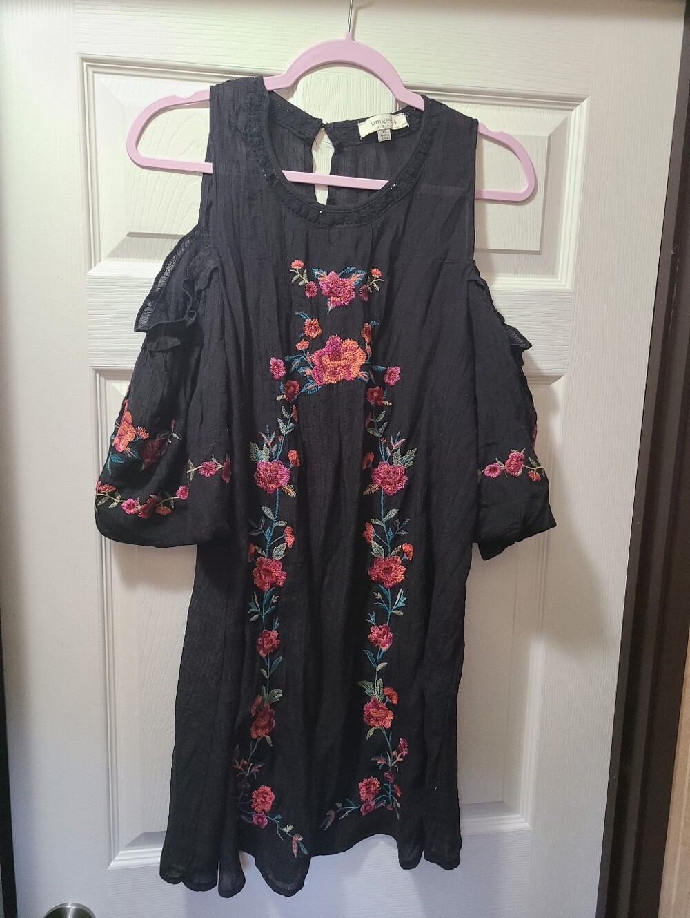Black Umgee Cold-Shoulder Floral Embroidered Tunic/ Dress